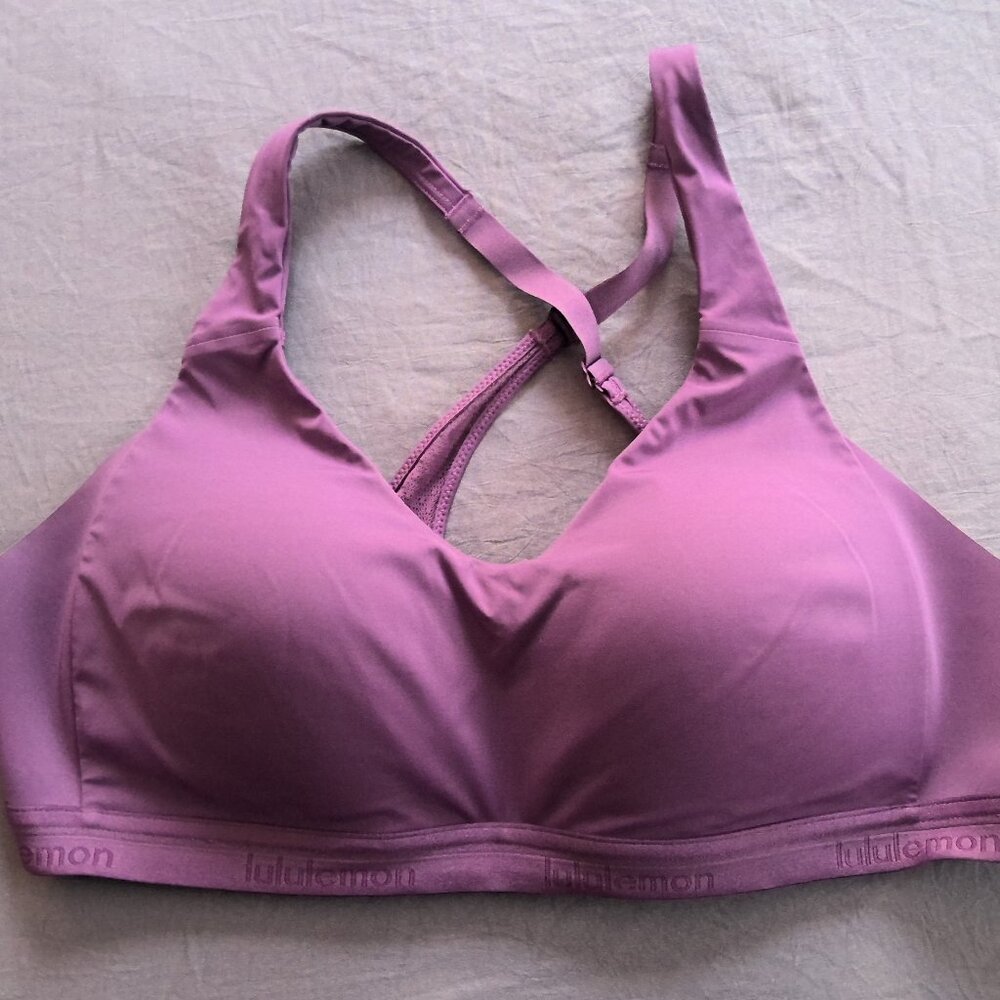 Lululemon Racerback Sports Bra – Lace Strap Detail – 38B